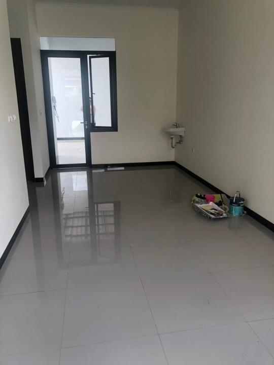 Dikontrakkan Rumah Murah di Taman Kopo Indah, Bandung, LT 110m²