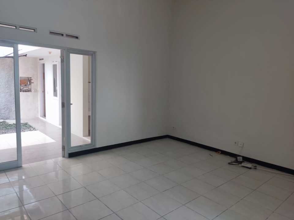 Rumah Minimalis Disewakan di Kota Baru Parahyangan, Bandung, Harga Ekonomis