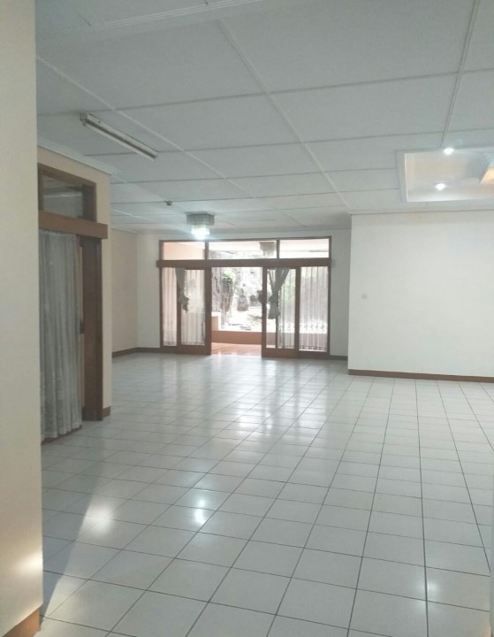 Disewakan Rumah Murah di Kopo, Bandung, LT 320m²
