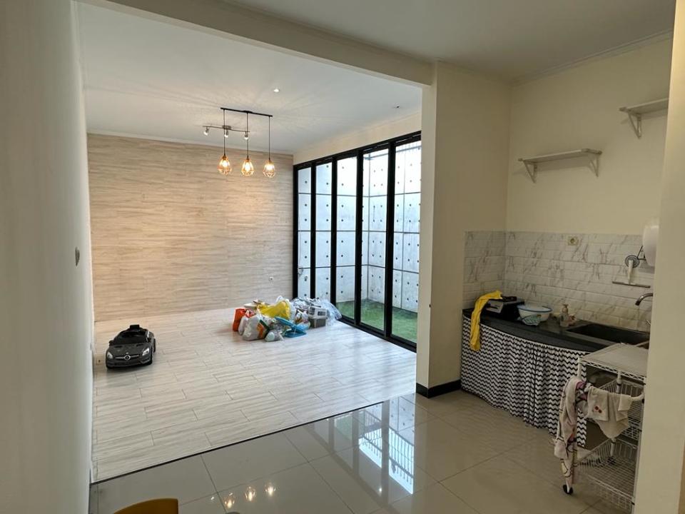 Rumah Sewa Nyaman Lokasi Taman Kopo Indah, Bandung, LB 100m²