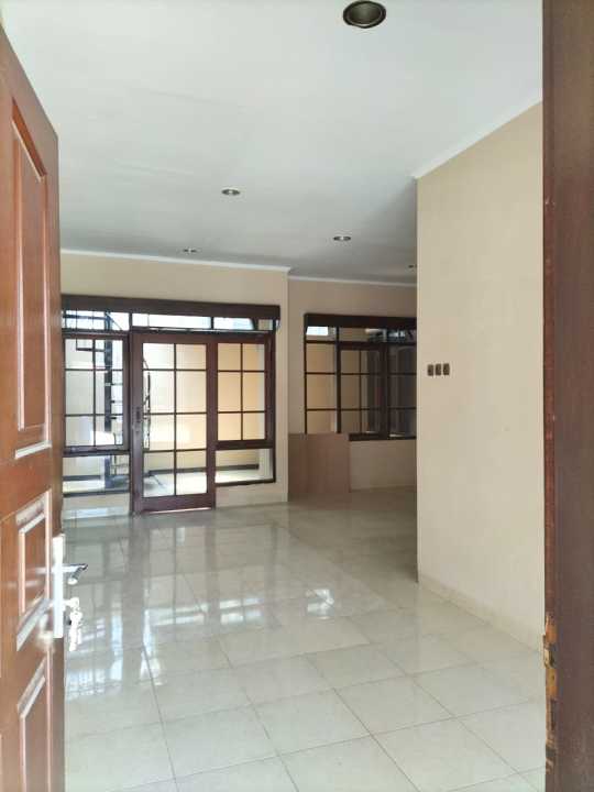 Rumah Sewa Nyaman Lokasi Kopo Permai, Bandung, LB 90m²