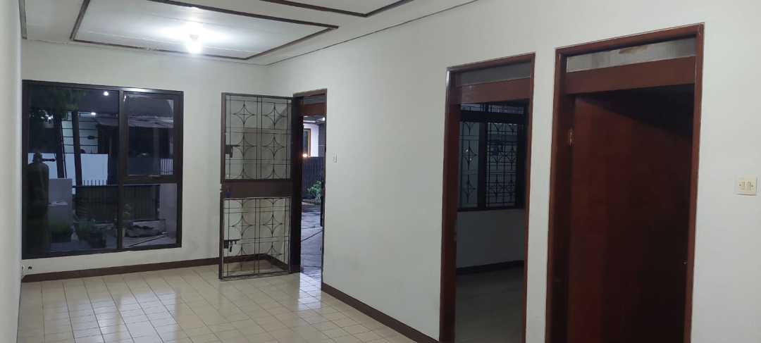 Dikontrakkan Rumah Murah di Babakan Ciparay, Bandung, LT 144m²
