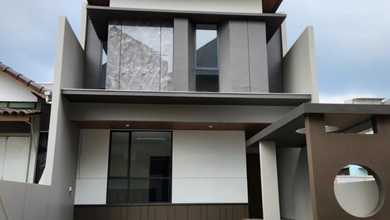 Kesempatan Langka, rumah Prestisius di Setra Duta, Bandung, LB 180m²
