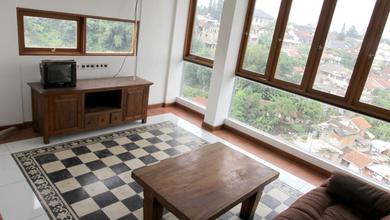 Rumah Elite di Kawasan Cipaku, Bandung, LB 225m², Harga 5,5 Miliar