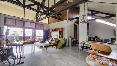 Rumah Mewah di Kawasan Hegarmanah, Bandung, LB 586m², Harga 38 Miliar