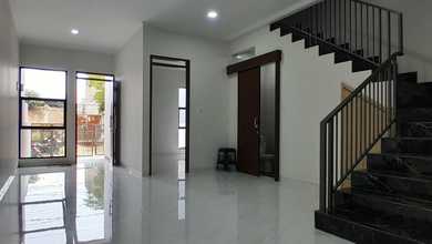 Rumah Mewah di Kawasan Mekar Wangi, Bandung, LB 168m², Harga 2,98 Miliar