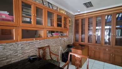 Rumah Prestisius di Kawasan Lengkong, Bandung, LB 350m², Harga 13 Miliar