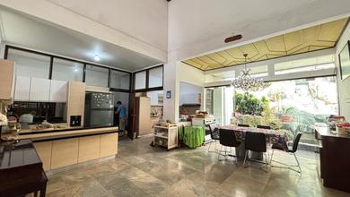 Rumah Eksklusif Luas 360 m2, di Hegarmanah, Bandung