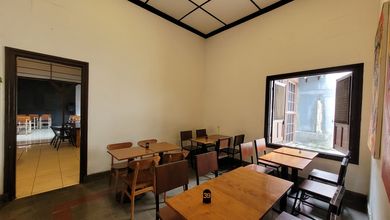 Rumah Unfurnished Daerah Strategis Kawasan Pajajaran