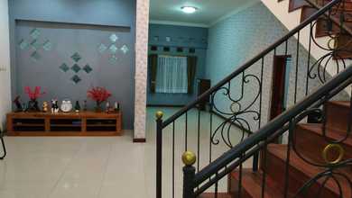 Rumah Semi Furnished Lokasi Strategis di Mekar Wangi