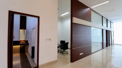 Disewakan R.Kantor 2 Lt Semi Office Furnished di BKR