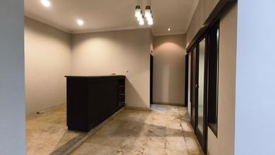 Hunian Elegan di Bojongloa Kidul, Bandung, 3 KT, LT 180m²