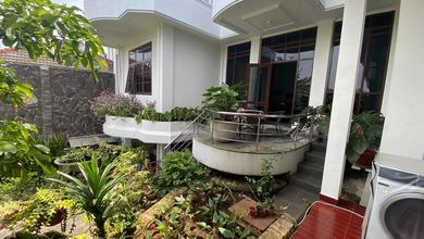 Kesempatan Eksklusif, rumah Mewah di Parongpong, Bandung Barat, LB 400m²
