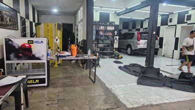 Rumah + Usaha Salon Mobil Aktif Operasional di Kopo Permai