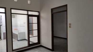 Rumah Dijual di Taman Kopo Indah, Bandung, LB 153m², Harga Terbaik!