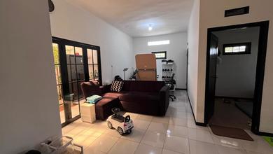 Kesempatan Rumah di Cibaduyut, Bandung, LB 70m², Harga 1,08 Miliar