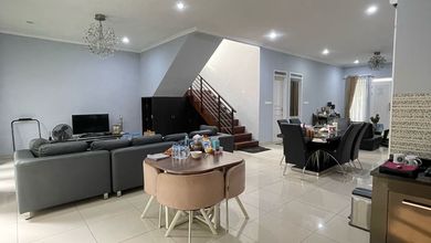 Rumah Mewah di Kawasan Batununggal, Bandung, LB 350m², Harga 4,5 Miliar