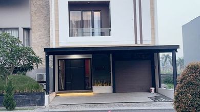 Penawaran Langka, rumah Prestisius di Singgasana, Bandung, LB 340m²