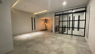 Rumah Siap Huni di Area Taman Kopo Indah, Bandung, LT 108m²