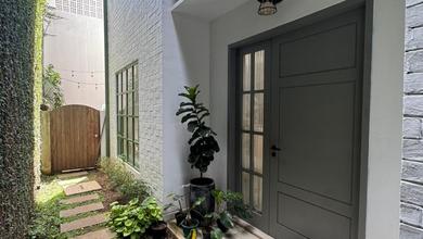 Rumah Mewah di Kawasan Turangga, Bandung, LB 210m², Harga 5,01 Miliar