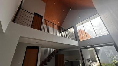 Dikontrakkan Rumah Murah di Cigadung, Bandung, LT 125m²