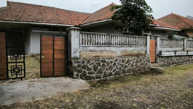 Rumah Elegan di Lembang, Bandung, 3 Kamar Tidur, LT 700m²