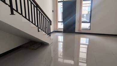 Rumah Sewa Murah Lokasi Taman Kopo Indah, Bandung, LB 80m²