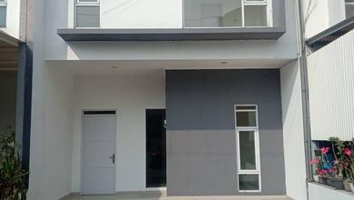 Kesempatan Rumah di Kopo, Bandung, LB 120m², Harga 1,02 Miliar