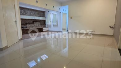 Penawaran Eksklusif, rumah Mewah di Mekar Wangi, Bandung, LB 140m²