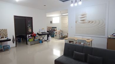 Hunian Idaman di Taman Holis Indah, Bandung, 3 KT, Harga 1,25 Miliar