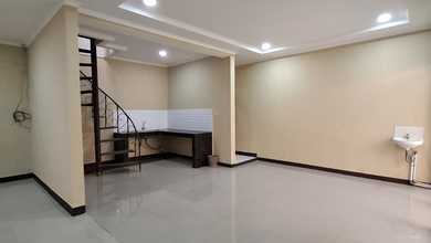 Kesempatan Rumah di Kopo Permai, Bandung, LB 160m², Harga 1,75 Miliar