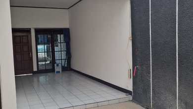 Rumah Prestisius di Kawasan Astanaanyar, Bandung, LB 180m², Harga 2,9 Miliar