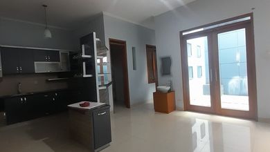 Rumah Mewah di Taman Kopo Indah, Bandung, 4 Kamar Tidur, LT 200m²