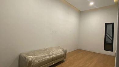Rumah Favorit di Taman Kopo Indah, Bandung, 3 KT, Harga 1,8 Miliar