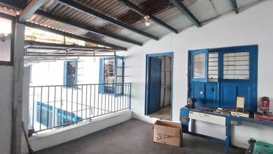 Hunian Mewah di Regol, Bandung, 5 Kamar Tidur, LT 385m²