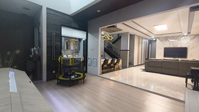 Penawaran Eksklusif, rumah Prestisius di Bojongloa Kidul, Bandung, LB 340m²