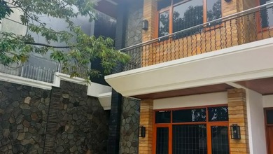 Kesempatan Langka, rumah Mewah di Babakan Ciparay, Bandung, LB 825m²