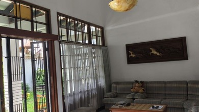 Rumah Mewah di Kawasan Bojongloa Kaler, Bandung, LB 200m², Harga 5 Miliar