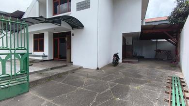 Rumah Mewah di Andir, Bandung, 4 KT, LT 240m²
