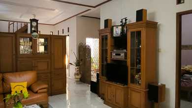 Rumah Dijual di Cimahi Utara, Cimahi, LB 150m², Harga Kompetitif!