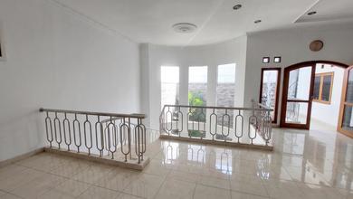 Penawaran Langka, rumah Mewah di Bojongloa Kidul, Bandung, LB 400m²