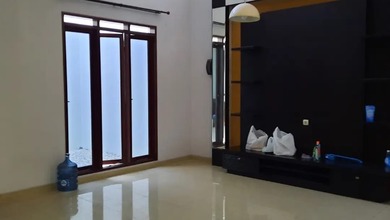 Hunian Elegan di Batununggal, Bandung, 4 Kamar Tidur, LT 180m²