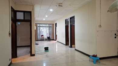Dijual Rumah Nyaman di Bojongloa Kidul, Bandung - LT 235m²