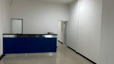 Disewakan atau Dijual Ruko Siap Pakai 3 Lantai di Mainroad Karapitan Bandung