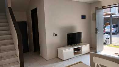 Jual Rumah Cantik Luas 165 m2 di Kota Baru Parahyangan, Bandung