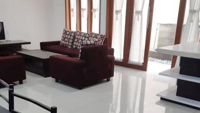 Dikontrakkan Rumah Murah di Setra Duta, Bandung, LT 200m²