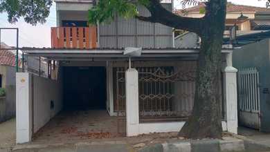 Kesempatan Rumah di Cibaduyut, Bandung, LB 240m², Harga 1,8 Miliar