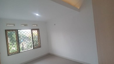 Kesempatan Rumah di Kopo, Bandung, LB 198m², Harga 1,2 Miliar