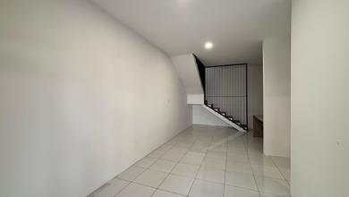 Kesempatan Rumah di Padalarang, Bandung, LB 100m², Harga 1,3 Miliar