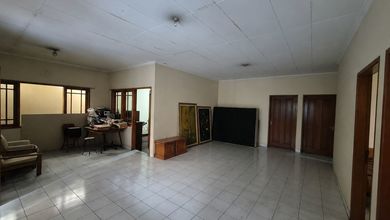 Rumah Prestisius di Kawasan Margahayu, Bandung, LB 155m², Harga 2,8 Miliar